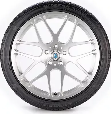 Bridgestone Blizzak LM32 245/40 R20 95W