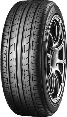 Yokohama Bluearth ES32A 235/45 R17 97V